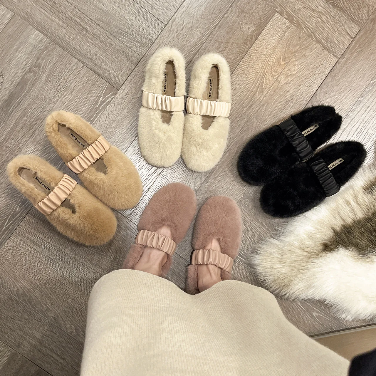 2022 godine Bijelo krzno cipele ravnim cipelama u francuskom stilu; ženska jesensko-zimska odjeća; mali plišani cipele, nove tople i baršun pamučne cipele