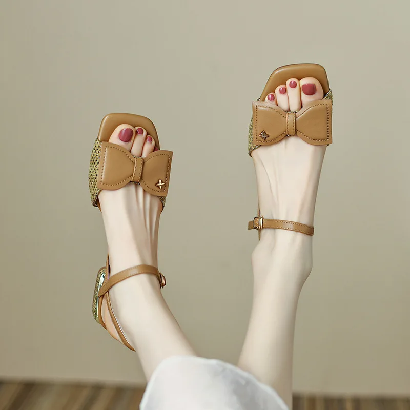 2022 Moderan kompleks i lijepe riječi u boji kombinaciji s sandale s otvorenim vrhom i lukom; ženska ljetna univerzalna obuća u rimskom stilu